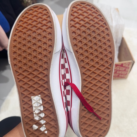 Red and white checkered old Skool tie up vans - Picture 5 of 7